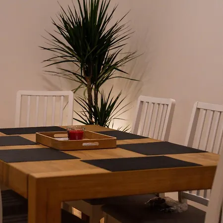 Xxxxxxx Apartment