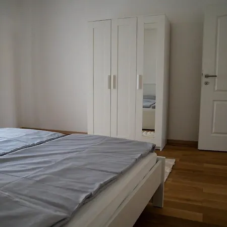 Xxxxxxx Apartment *