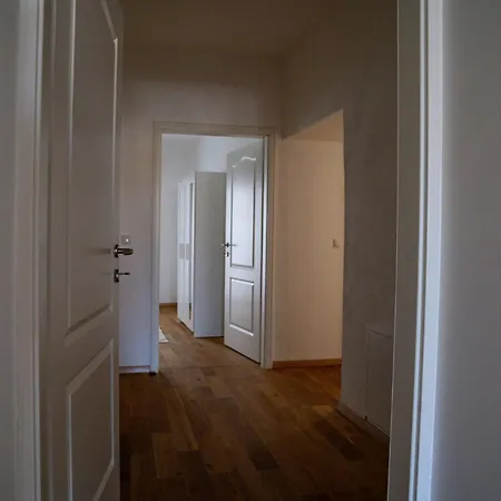 Xxxxxxx Apartment